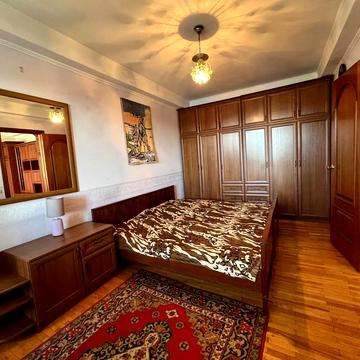 Русанівська набережна вул., 8