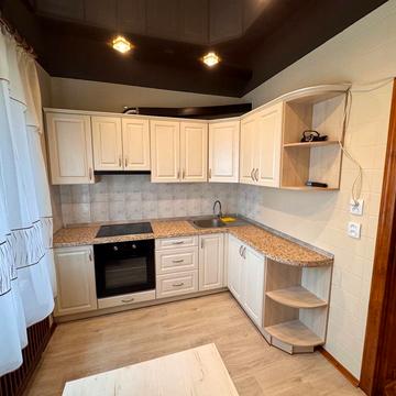 Срібнокільська вул., 14