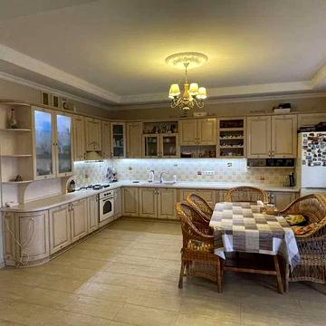 Київська вул.