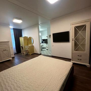 Валерія Самофалова вул. (Каманіна), 16а/2