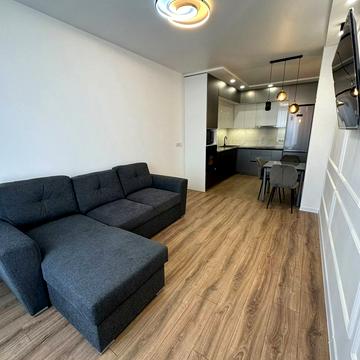 Космічна вул., 5