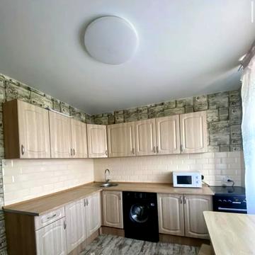 Валерія Лобановського просп. (Червонозоряний), 96