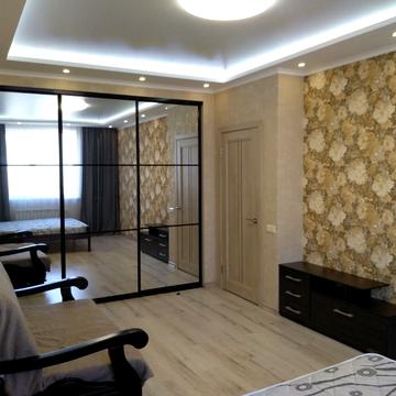 Олександрівська вул., 1