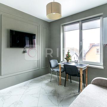 Залізнична вул., 25