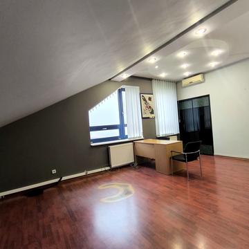 Президента Грушевського просп., 4в