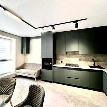 Вячеслава Чорновола вул., (Будинок 36)