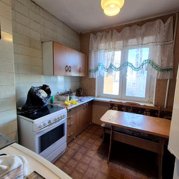 Парусна вул. (Героїв Сталінграду), 8