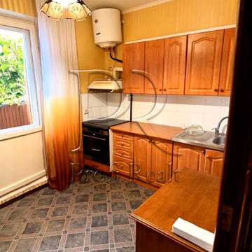 Михайла Гришка вул., 10