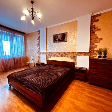 Верховинна вул., 35