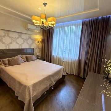 Дмитрівська вул., 2