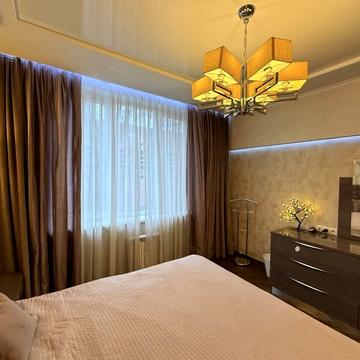 Дмитрівська вул., 2