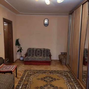 Івана Кавалерідзе вул. (), 7