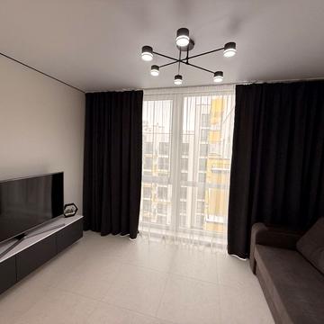 Володимира Навроцького вул., 37