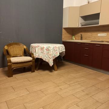 Абрикосова вул., 14