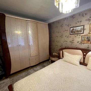 Петра Ніщинського вул., 10