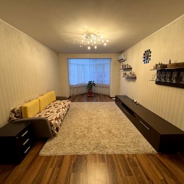 Хмельницька вул., 10