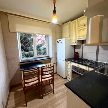 Павла Тичини вул., 17