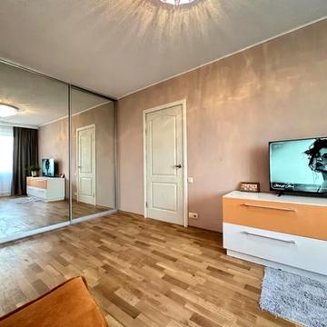 Добровольців пров., 2