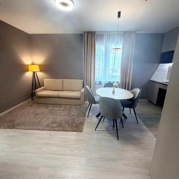 Літературна вул., 10