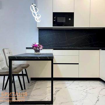 Михайла Максимовича вул. (Онуфрія Трутенка), (Будинок «Віндзор»)