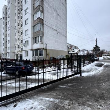 Прибузька вул., 4