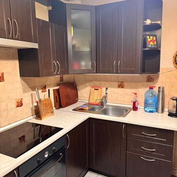 Героїв просп., 46