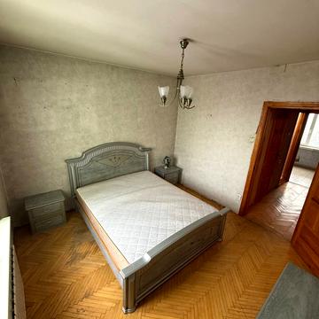 Червоної Калини просп. (Володимира Маяковського), 46