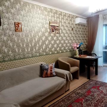 Полярна вул., 7