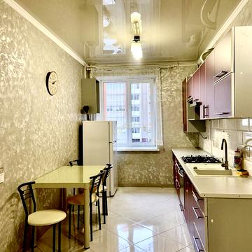 Зоряна вул., 6