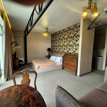 Європейська пл. (Катерининська), 4