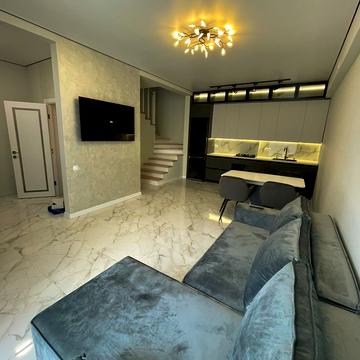 Київська вул., 7