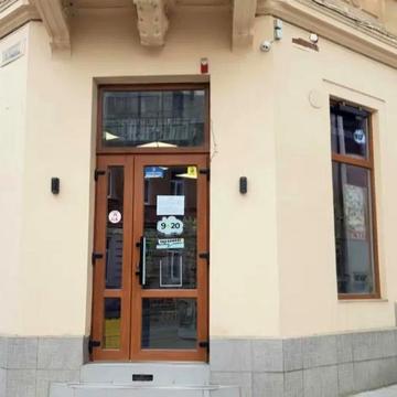 Богдана Хмельницького вул., 82