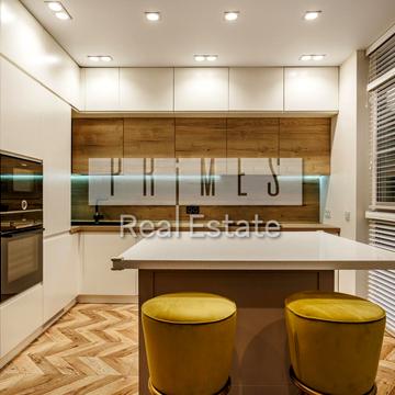 Предславинська вул., 40