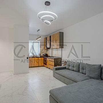 Центральна вул.