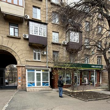 Сегедська вул., 16