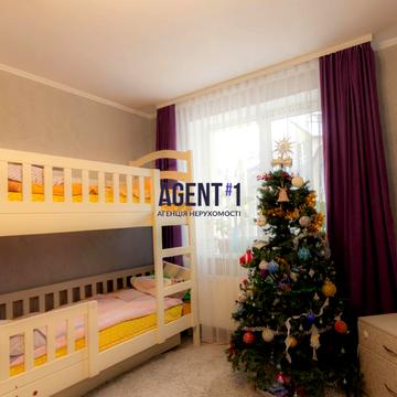 Гетьманська вул., 8