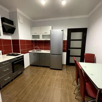 Боголюбова вул., 8