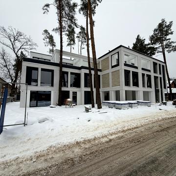 Варшавська вул.