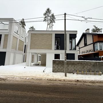 Варшавська вул.