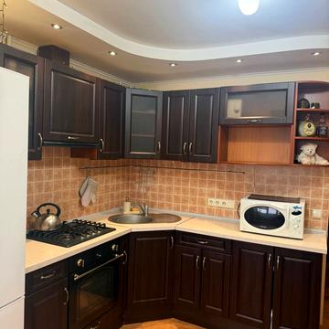 Володимира Івасюка просп. (Героїв Сталінграду), 17-А