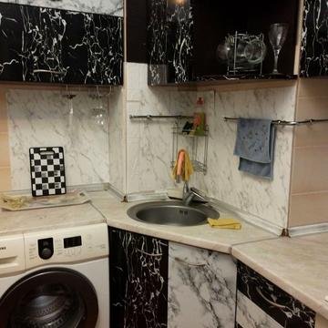 Академіка Корольова вул., 81/1