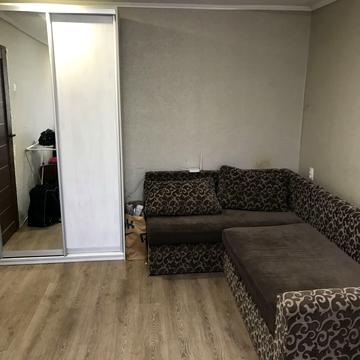 Героїв Космосу вул., 1