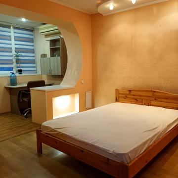 Наталії Ужвій вул., 7