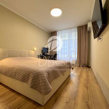 Кадетський Гай вул., 12