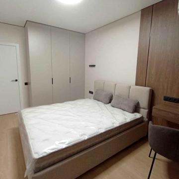 Віктора Некрасова вул. (Північно-Сирецька), 6