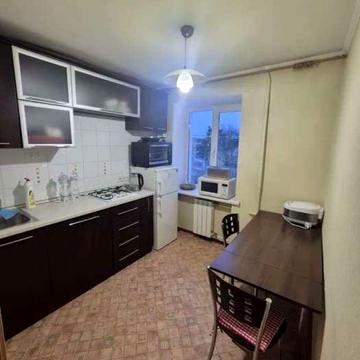 Богдана Гаврилишина вул. (Ванди Василевської), 13/1