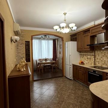 Вишгородська вул., 45