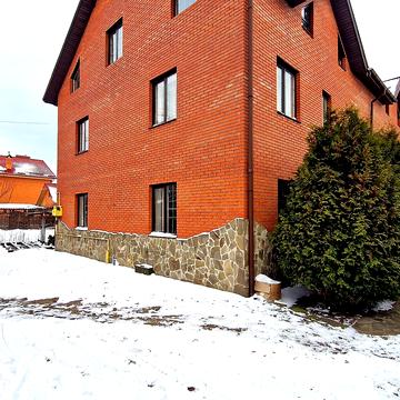 Вишнева вул., 36