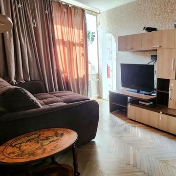 Гоголівська вул., 32-Б