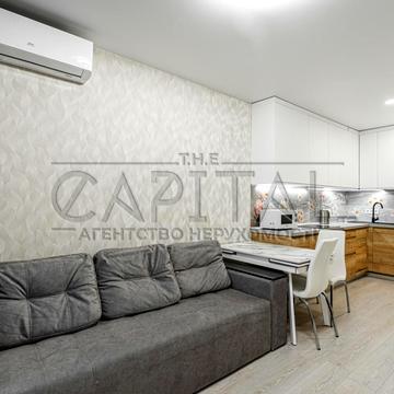 Ужгородський пров., 4/1